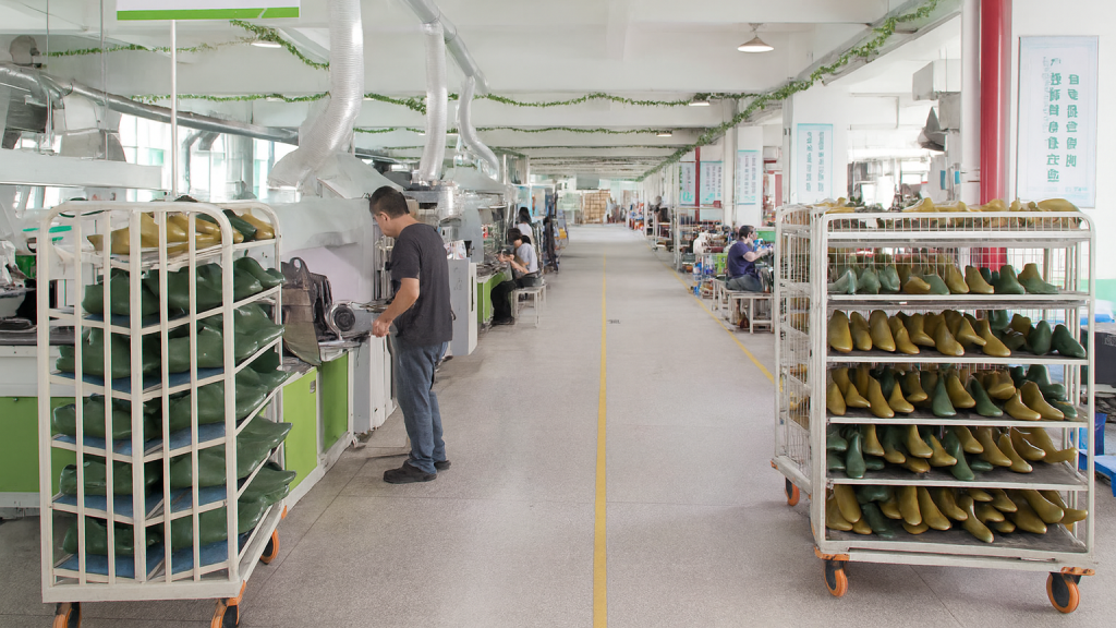 motorcycle-boot-molding-production-line-factory